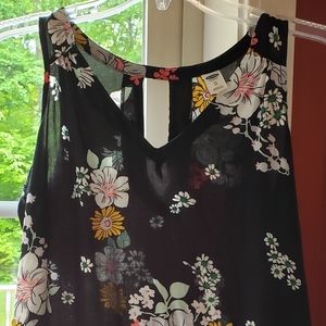 Black floral print tank w/ keyhole back